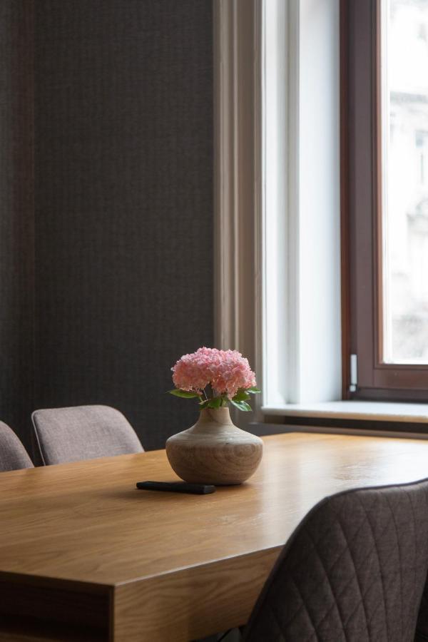 Apartment Luxury With Balcony Next To The New York Cafe Budapest